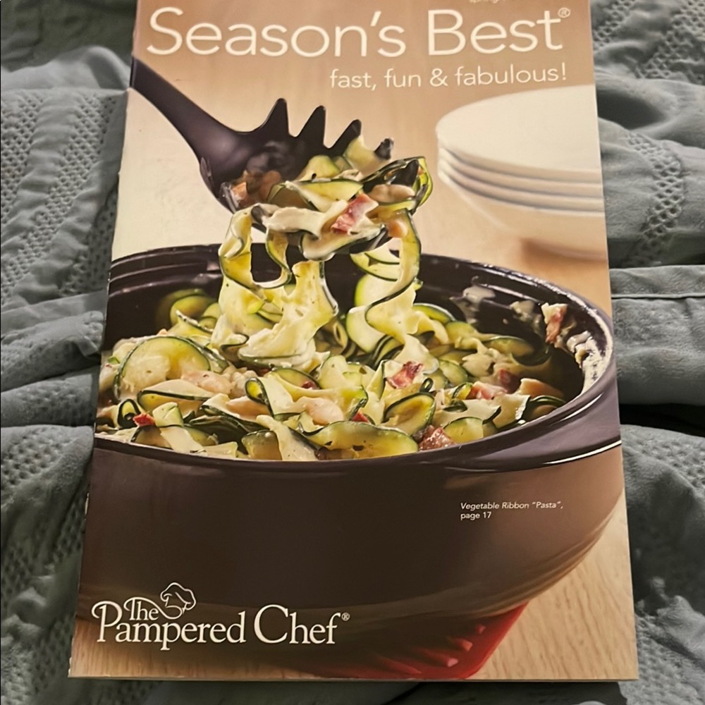 The Pampered Chef Season’s Best Spring/Summer 2014 Cookbook